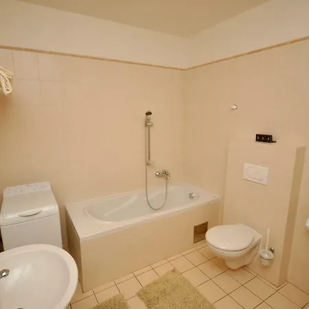 Apartman Tribec アパート *