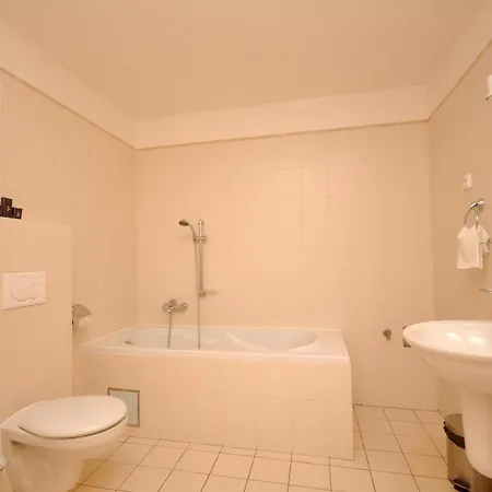 アパート Apartman Tribec
